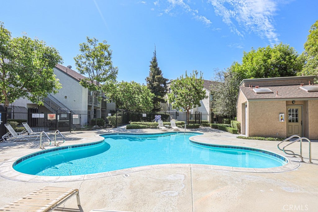 10610 Lakeside Dr