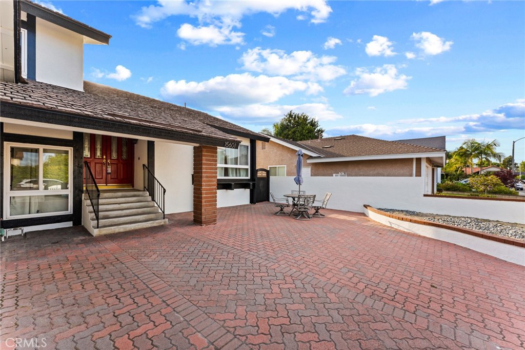 15601 Whiteoak Lane