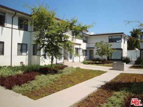 Photo of 3130 S BARRINGTON Avenue #A, Los Angeles, CA 90066 (MLS # 26681423)