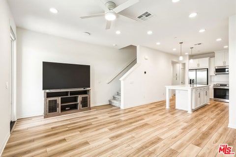 Photo of 1095 N Harbor Blvd, Anaheim, CA 92801 (MLS # 26988675)
