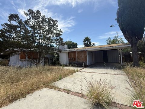 Photo of 7716 Grove Street, Tujunga, CA 91042 (MLS # 26748419)