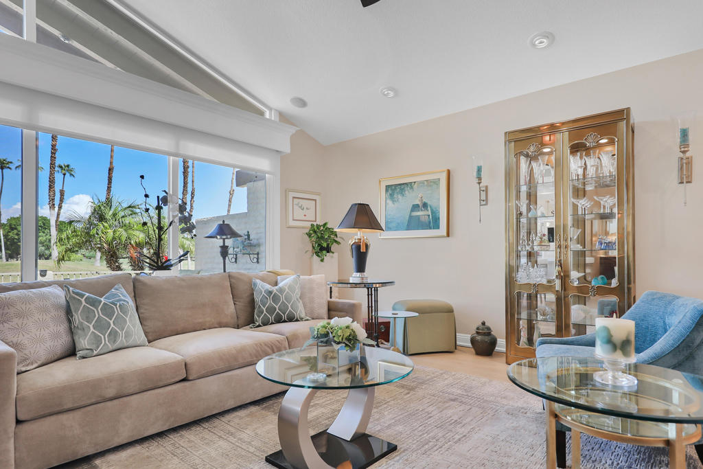 The Lakes Country Cl - Residential