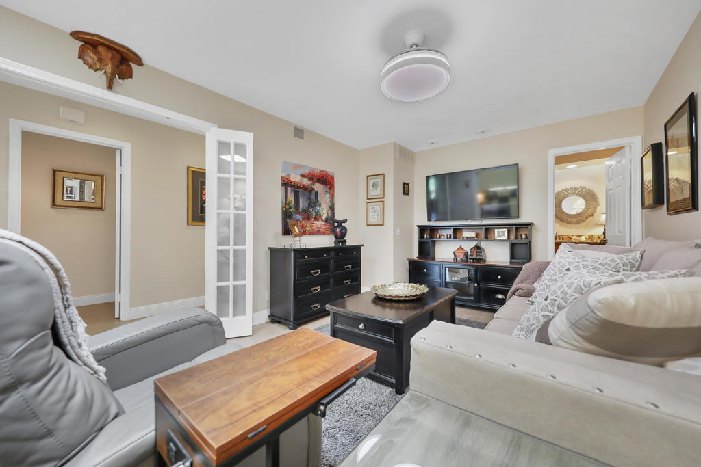 The Lakes Country Cl - Residential