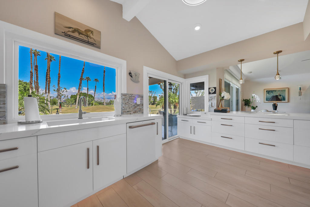 The Lakes Country Cl - Residential