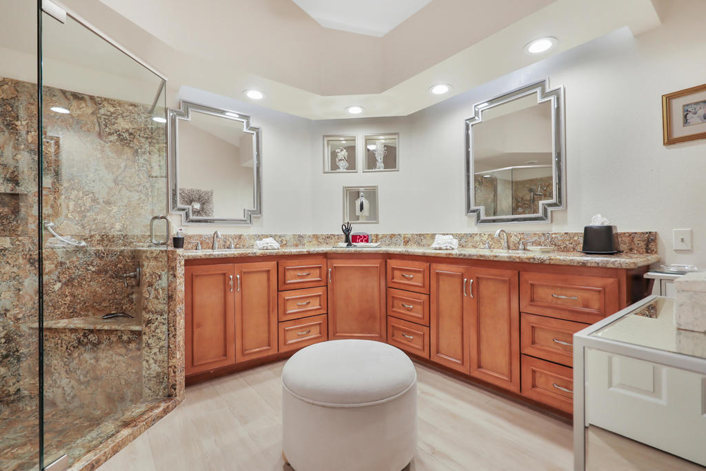 The Lakes Country Cl - Residential