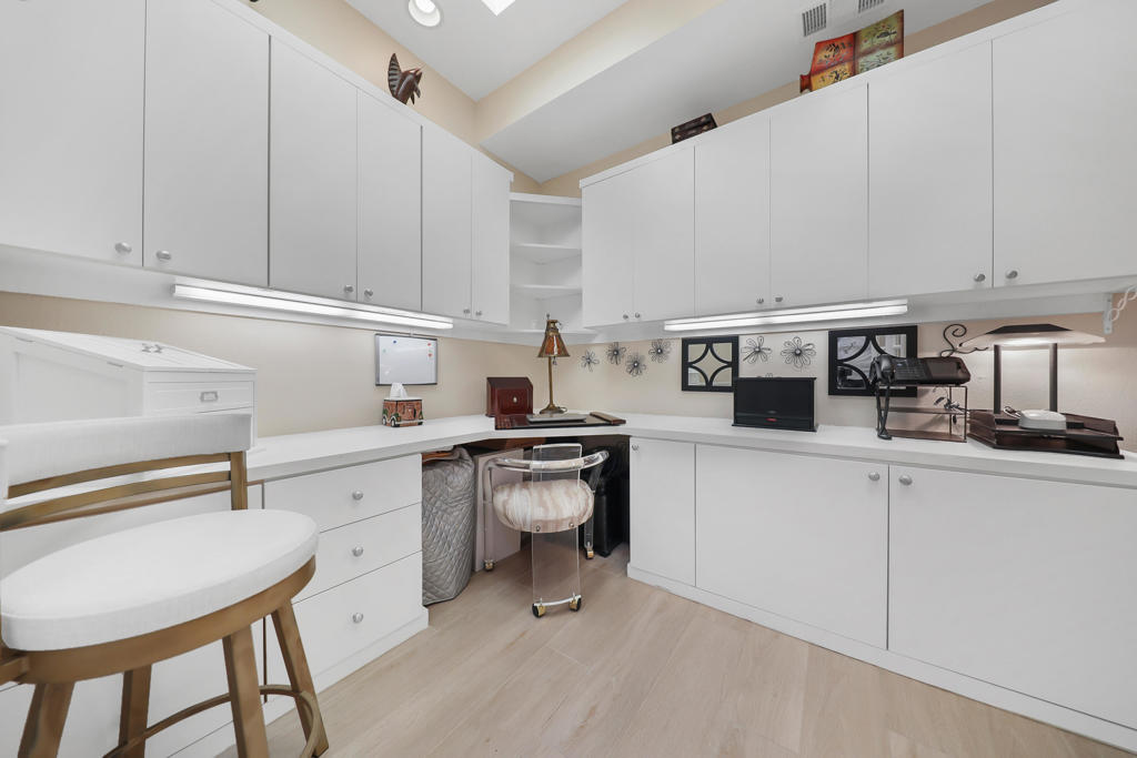 The Lakes Country Cl - Residential