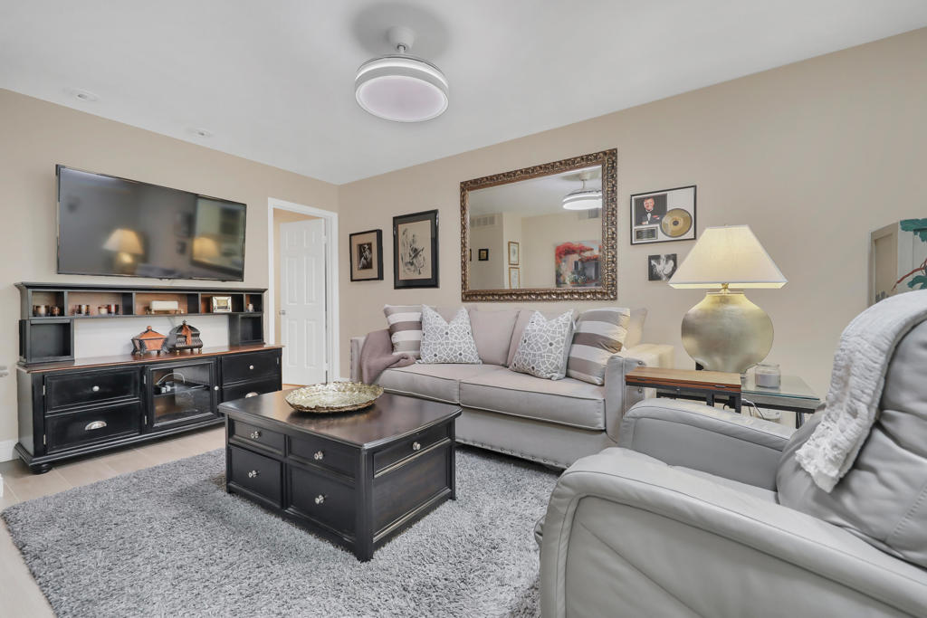 The Lakes Country Cl - Residential
