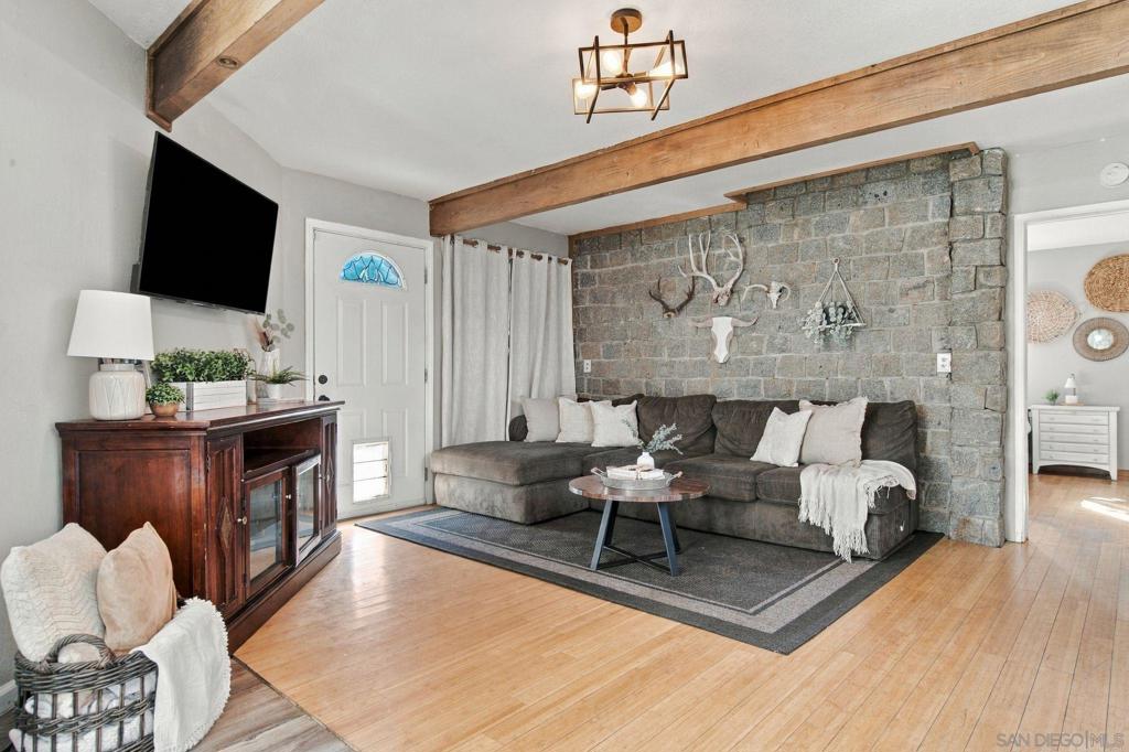1492 Viejas Creek Trail