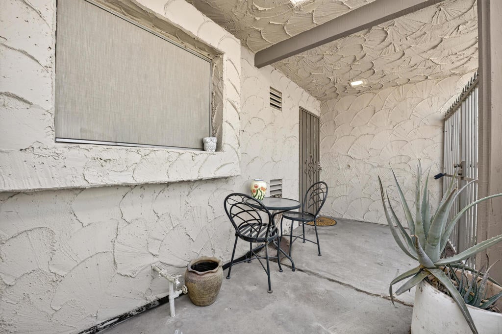 48982 Eisenhower Drive