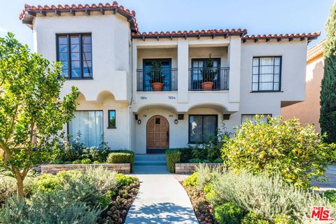 Photo of 751 N CROFT Avenue #1/2, Los Angeles, CA 90069 (MLS # 26801801)