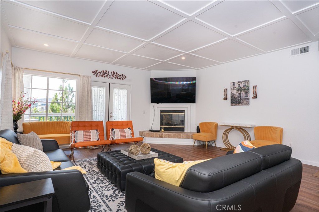 16464 Avenida Venusto