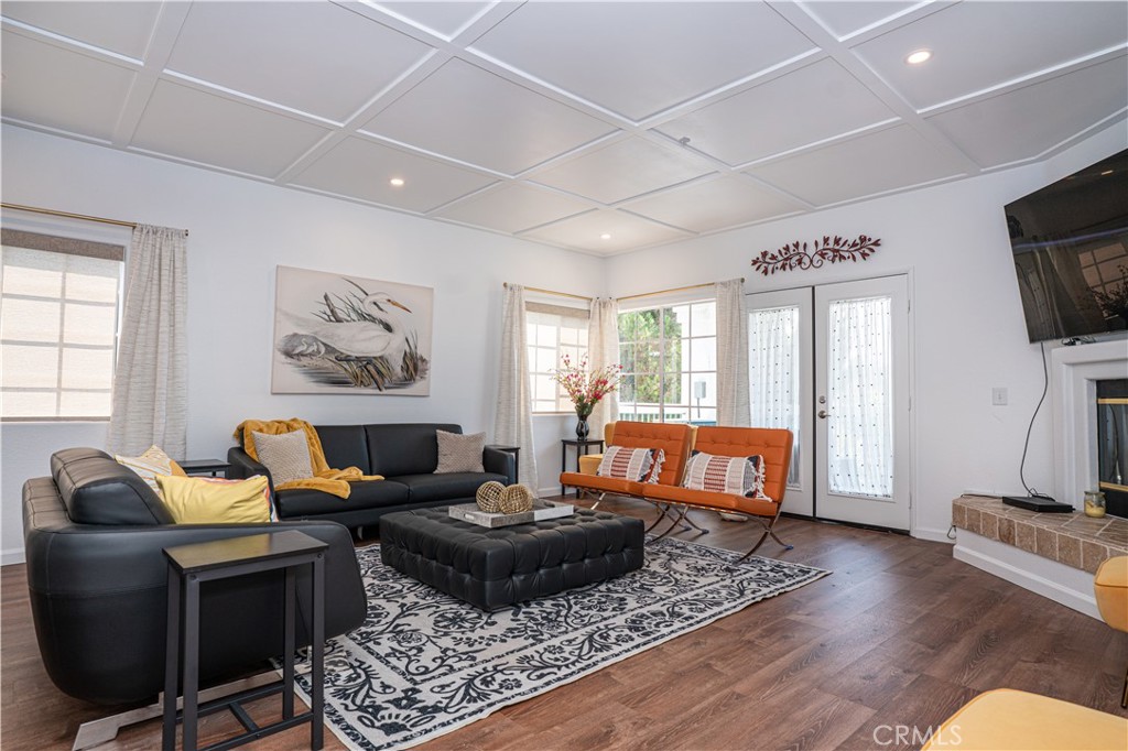 16464 Avenida Venusto