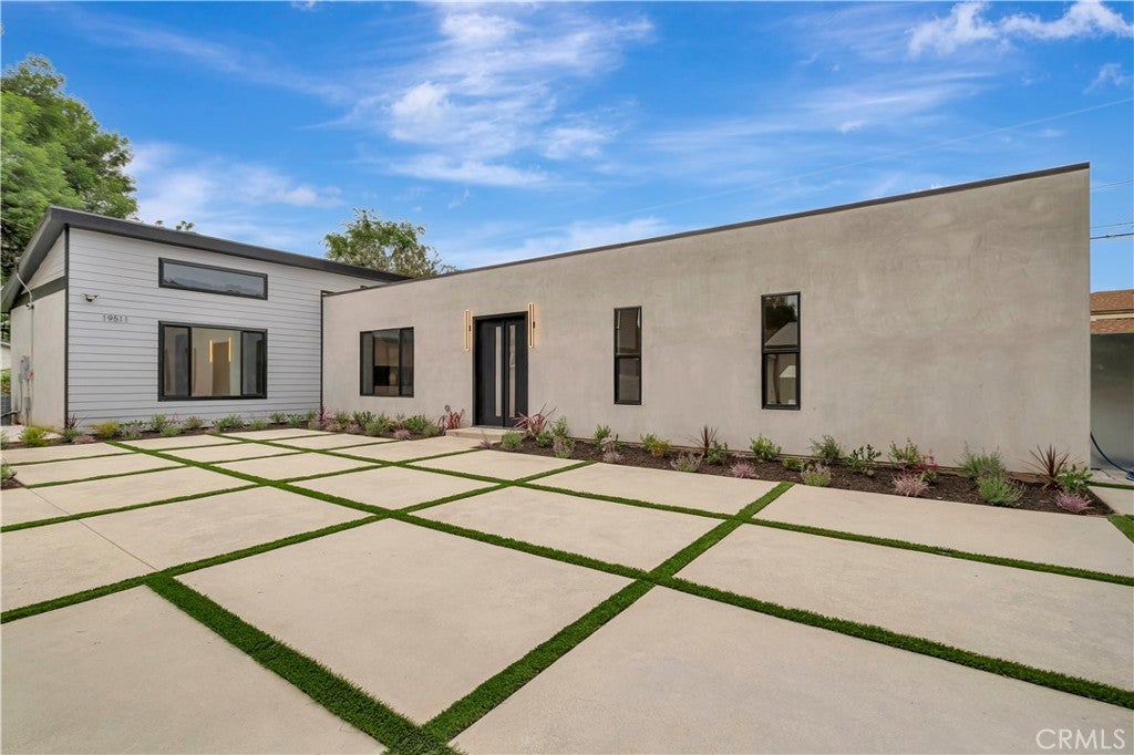 19513 Cantara Street