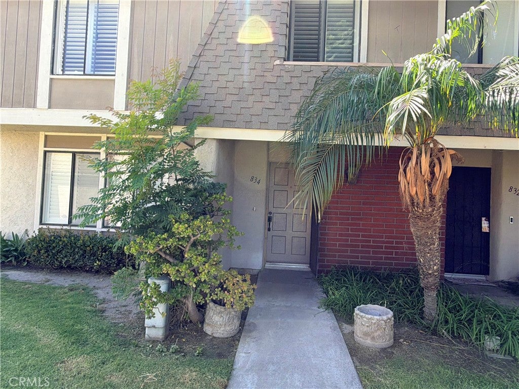 834 S Cornwall