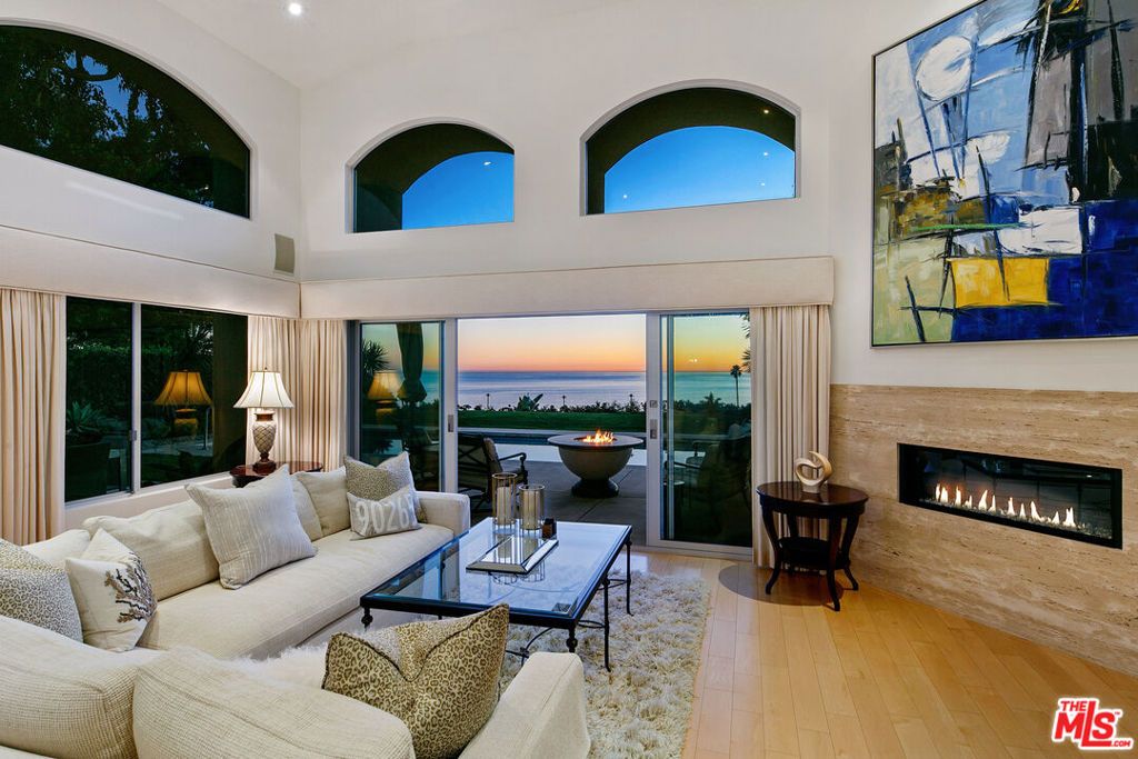 Photo of 24518 Vantage Point Terrace, Malibu, CA 90265 (MLS # 26641071)