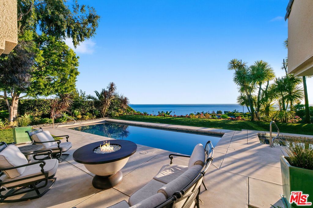 Photo of 24518 Vantage Point Terrace, Malibu, CA 90265 (MLS # 26641071)