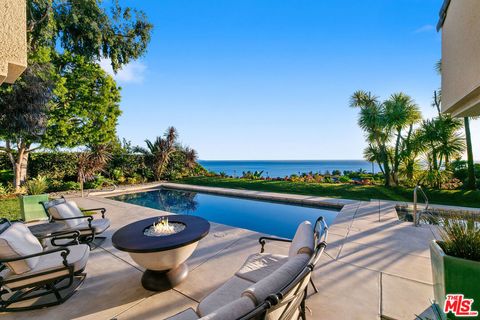 Photo of 24518 Vantage Point Terrace, Malibu, CA 90265 (MLS # 26641071)