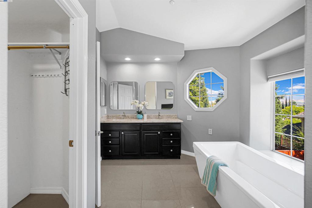 PORTOLA - Residential