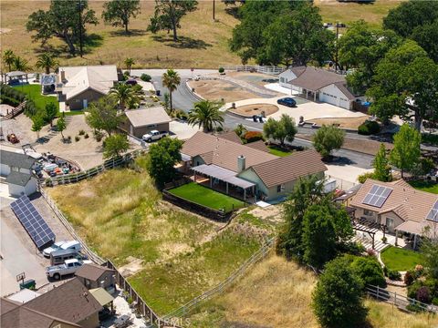 Tiny photo for 155 Eagle Creek Court, Atascadero, CA 93422 (MLS # SC26090498)