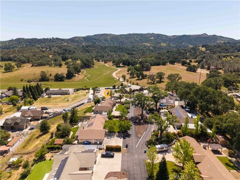Tiny photo for 155 Eagle Creek Court, Atascadero, CA 93422 (MLS # SC26090498)