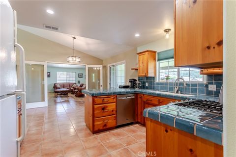 Tiny photo for 155 Eagle Creek Court, Atascadero, CA 93422 (MLS # SC26090498)