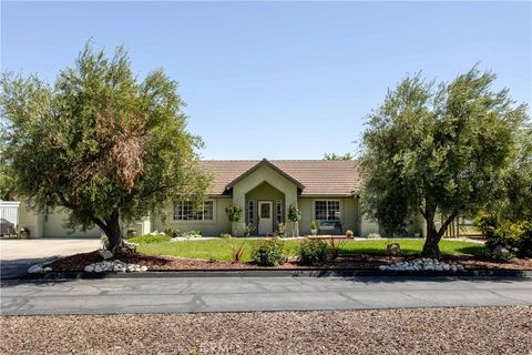 Tiny photo for 155 Eagle Creek Court, Atascadero, CA 93422 (MLS # SC26090498)