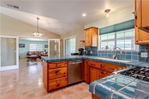 Tiny photo for 155 Eagle Creek Court, Atascadero, CA 93422 (MLS # SC26090498)