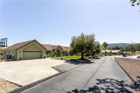 Tiny photo for 155 Eagle Creek Court, Atascadero, CA 93422 (MLS # SC26090498)