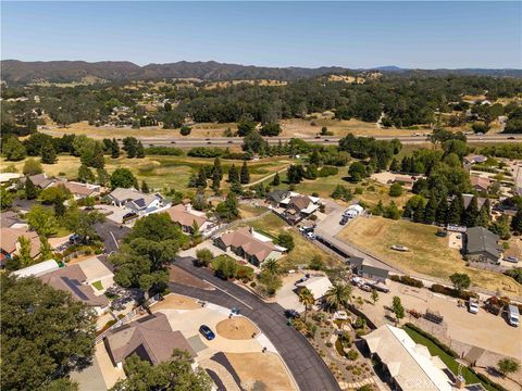 Tiny photo for 155 Eagle Creek Court, Atascadero, CA 93422 (MLS # SC26090498)
