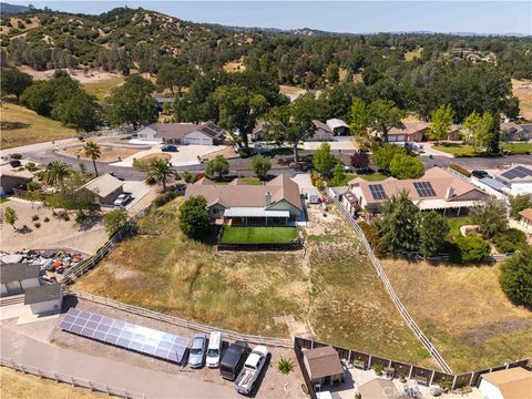 Tiny photo for 155 Eagle Creek Court, Atascadero, CA 93422 (MLS # SC26090498)