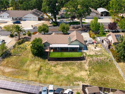 Tiny photo for 155 Eagle Creek Court, Atascadero, CA 93422 (MLS # SC26090498)