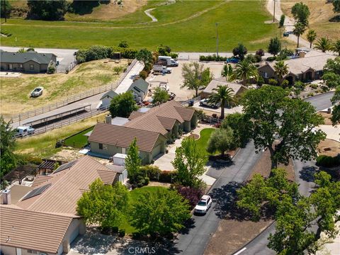 Tiny photo for 155 Eagle Creek Court, Atascadero, CA 93422 (MLS # SC26090498)