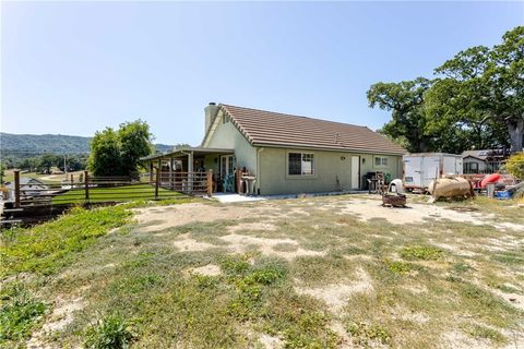Tiny photo for 155 Eagle Creek Court, Atascadero, CA 93422 (MLS # SC26090498)