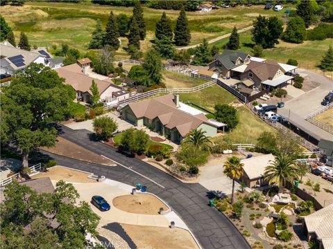 Tiny photo for 155 Eagle Creek Court, Atascadero, CA 93422 (MLS # SC26090498)
