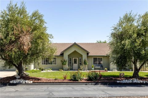 Photo of 155 Eagle Creek Court, Atascadero, CA 93422 (MLS # SC26090498)