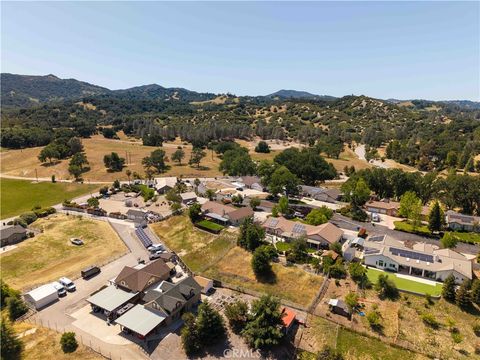 Tiny photo for 155 Eagle Creek Court, Atascadero, CA 93422 (MLS # SC26090498)