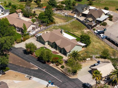 Tiny photo for 155 Eagle Creek Court, Atascadero, CA 93422 (MLS # SC26090498)