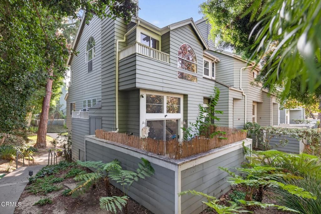 Photo of 4999 Dekoven Street, Ventura, CA 93003 (MLS # V1-34125)