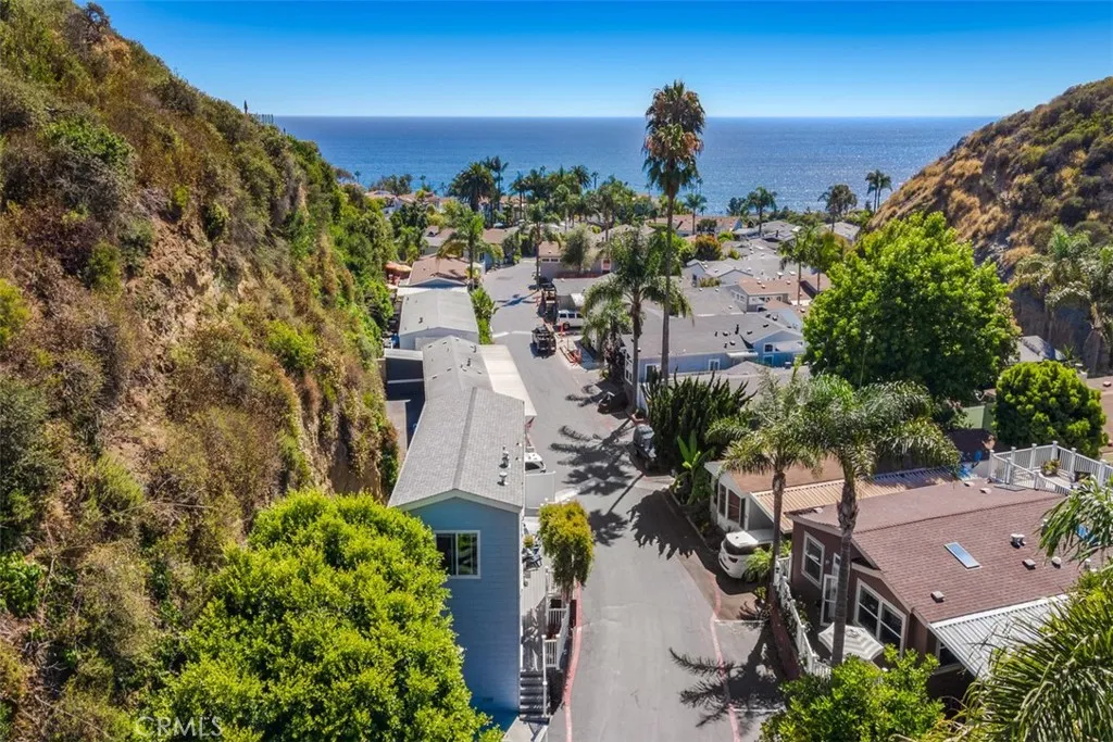 Laguna Beach, California 92651, United States, 2 Bedrooms Bedrooms, ,2 BathroomsBathrooms,Residential,Active,3145