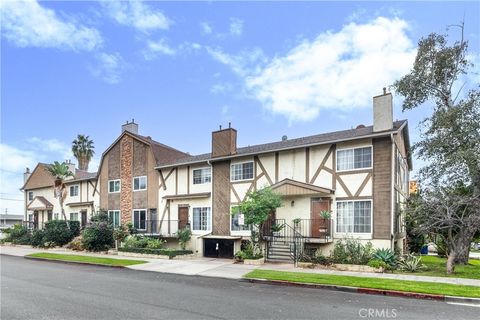 Photo of 311 S Fifth Street #D, Burbank, CA 91501 (MLS # BB26003783)