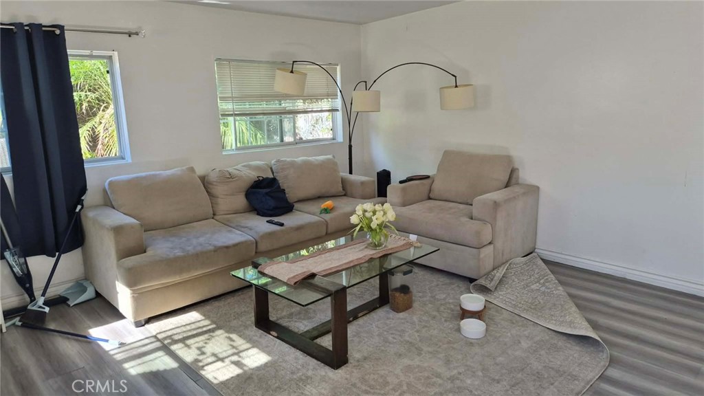 Properties 1 2302 S Diamond Street