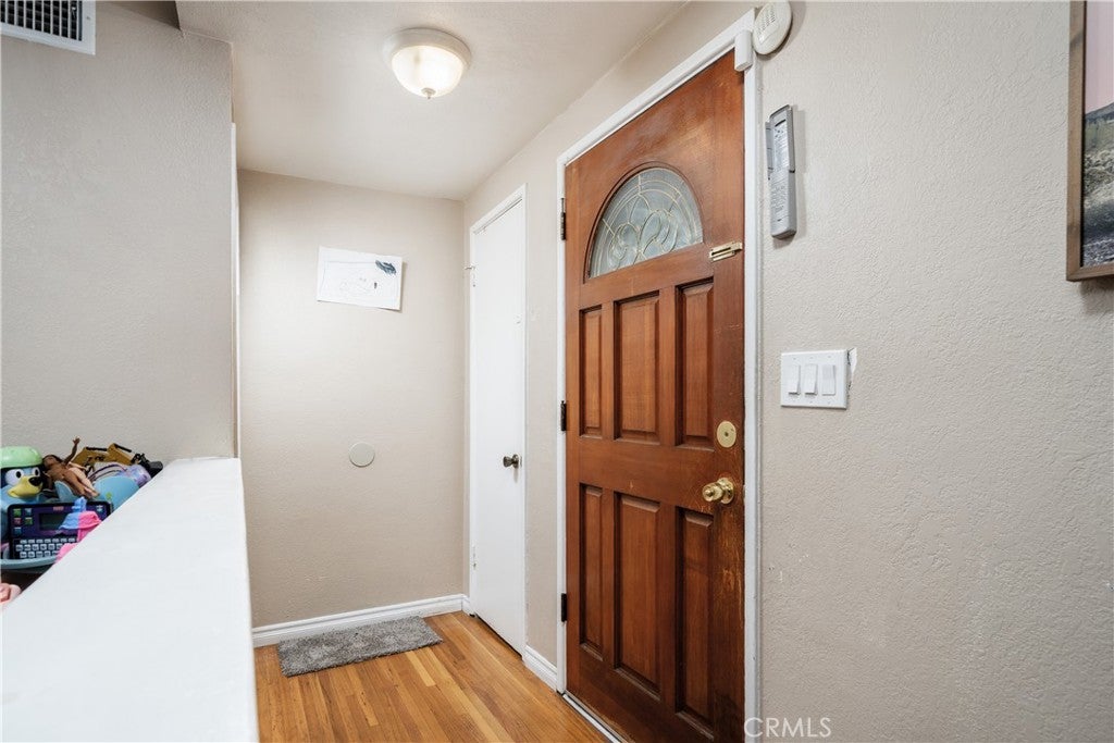 5595 Hawthorne