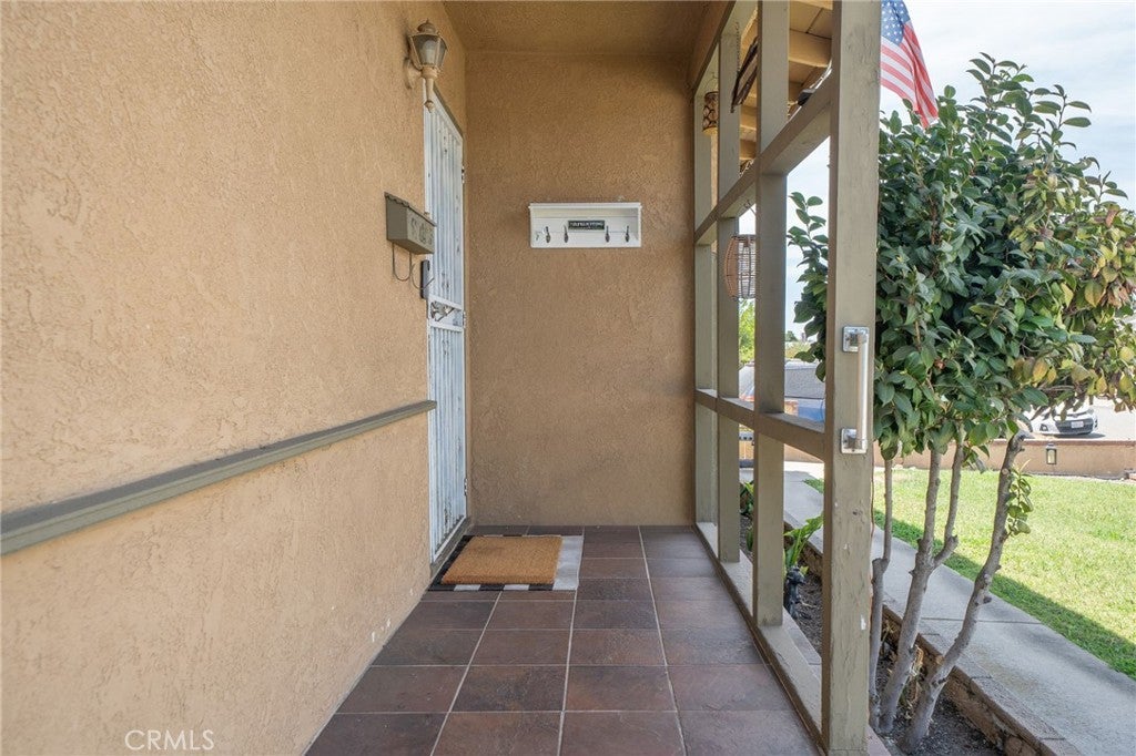 5595 Hawthorne