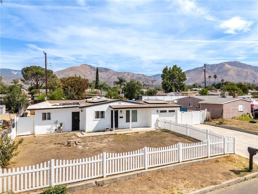 Recently remodeled home in Highland! Great location just off the 210 highway, this home is turnkey remodeled with flooring, kitchen's and more. Offers separate attached single with its own bathroom and kitchen which is ideal for large family or rental income.