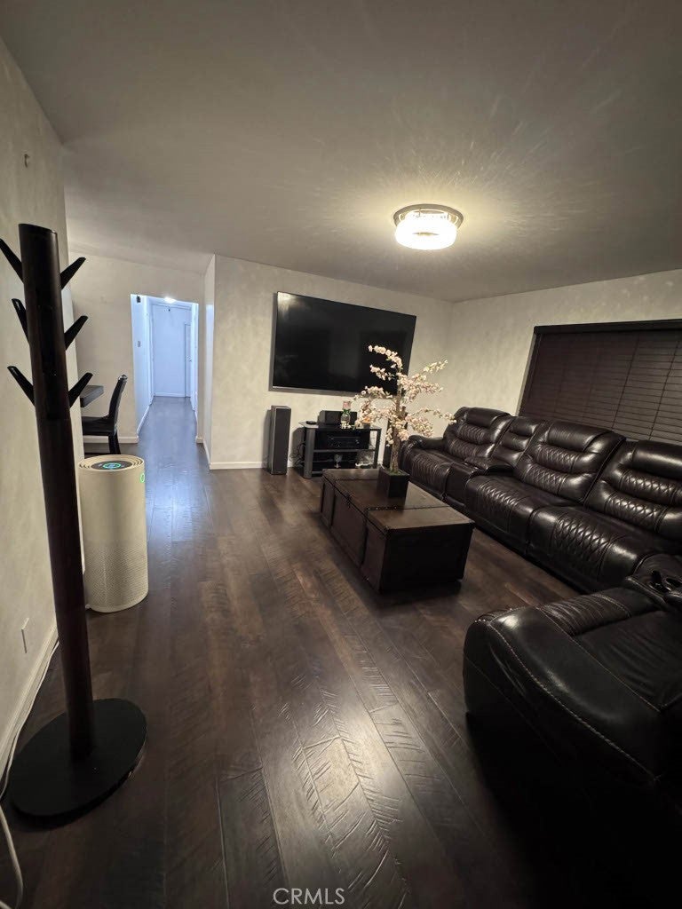 527 W 93rd