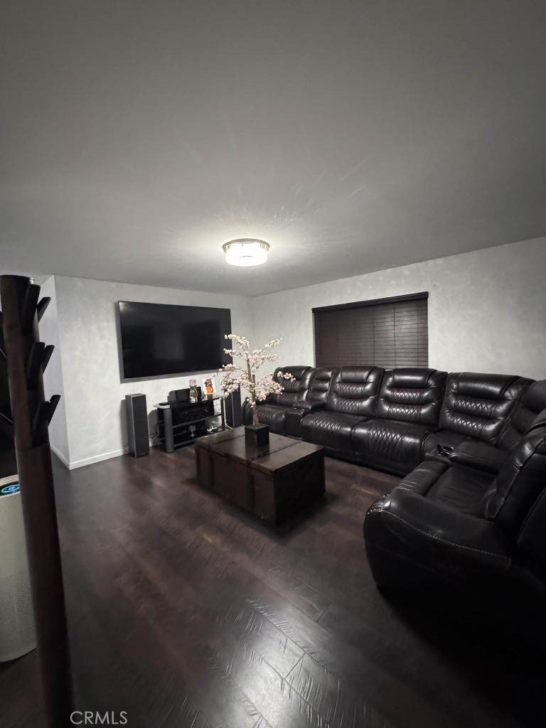 527 W 93rd
