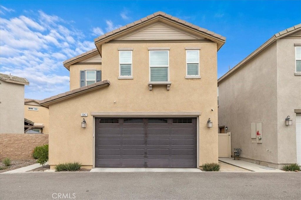 Photo of 1647 Purple Heart Pl, Upland, CA 91784 (MLS # CV26031708)