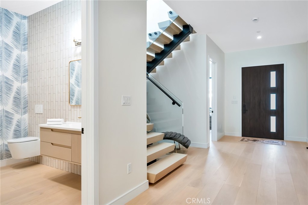 461 NW Chabela Dr.