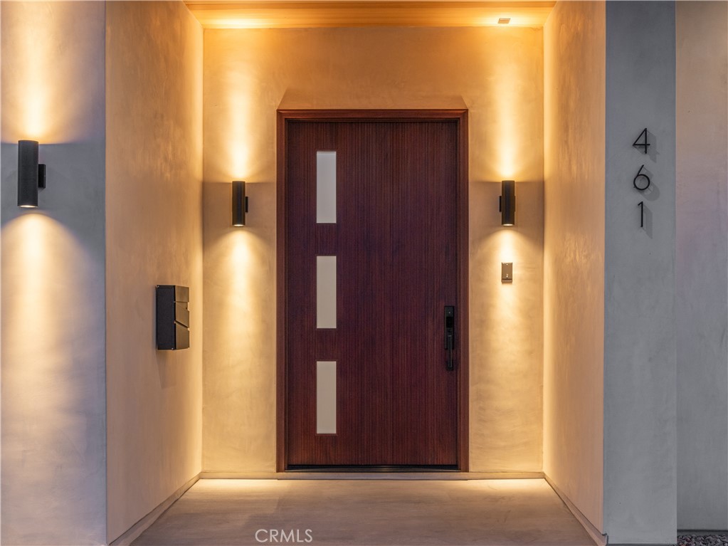 461 NW Chabela Dr.