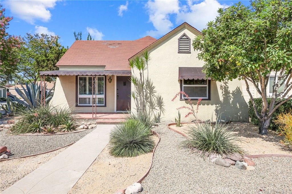 559 S Clementine Street